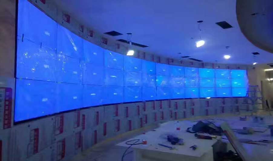 Arc LCD video wall project